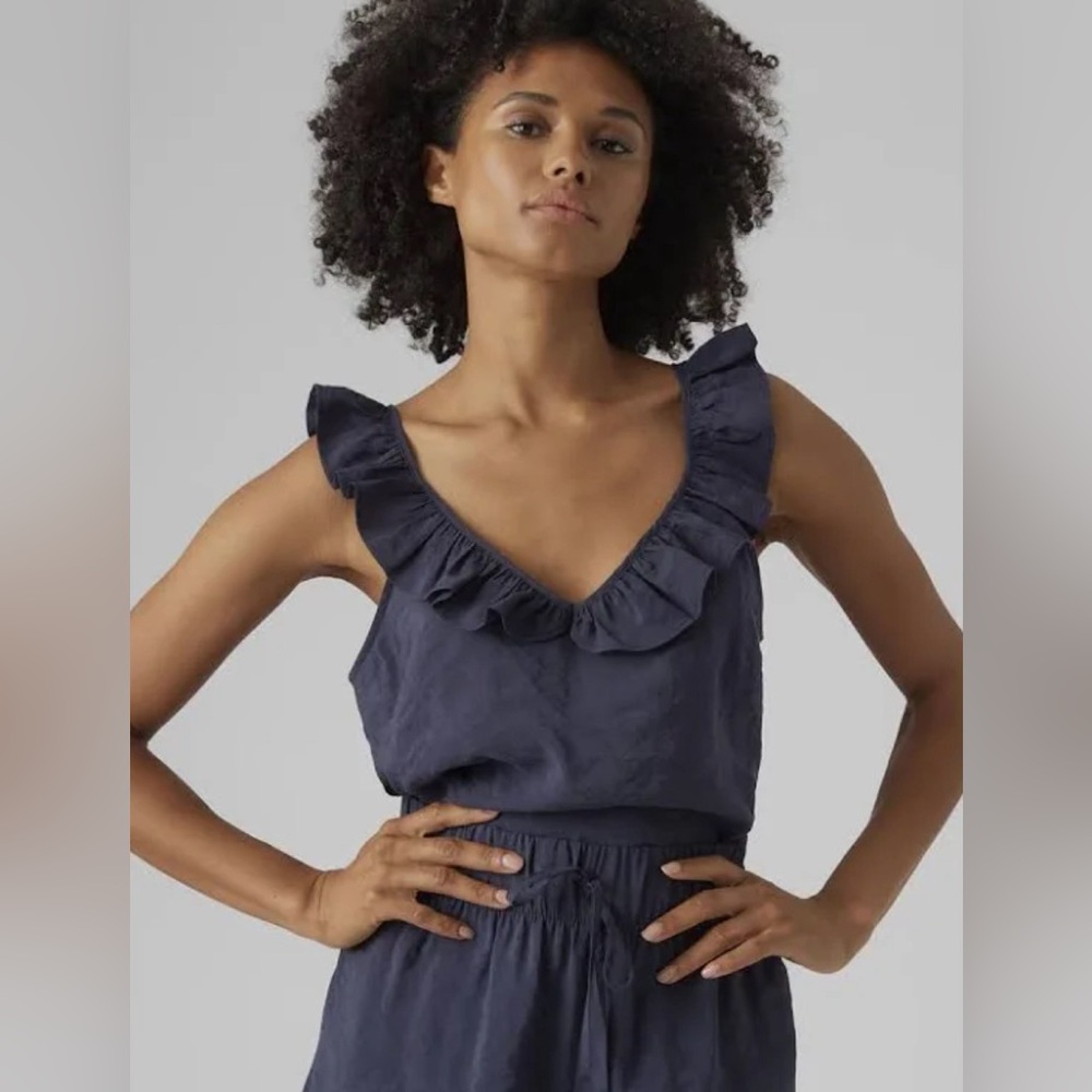 Vero Moda “QUEENY” Sleeveless Frill Top (Navy Blue, Size XL, NWT)